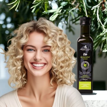 Konopný olej: Prírodný elixír pre zdravé a lesklé vlasy